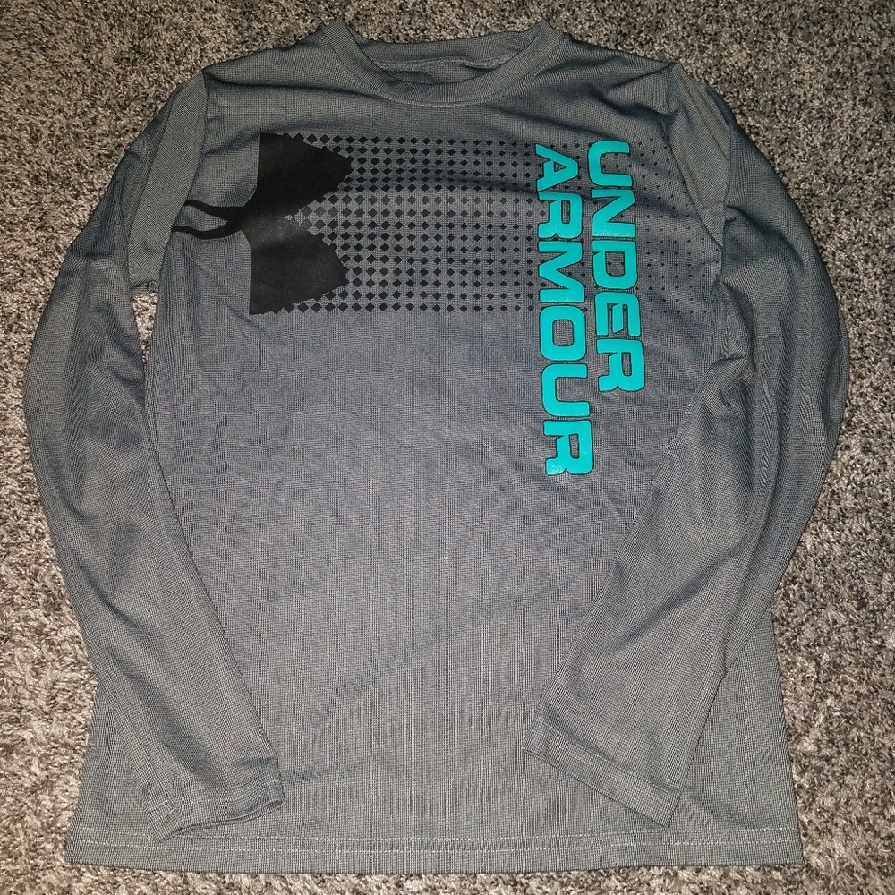 Youth large Under Armour hooded longsleeve